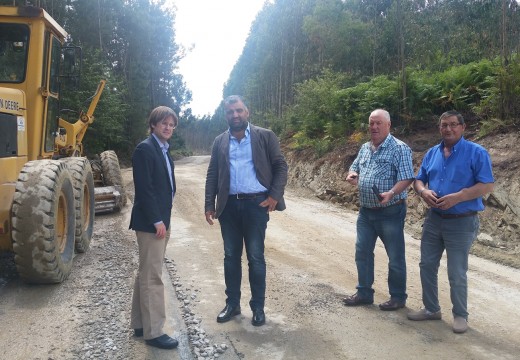 A Xunta inviste  preto de 632.000 euros nas obras de mellora do Camiño Real, no concello de Oza-Cesuras, que estarán rematadas en outubro